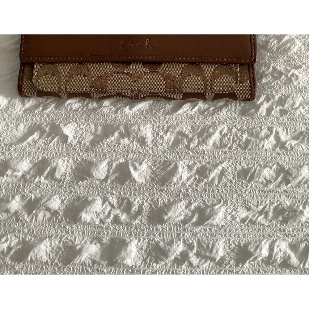 Coach wallet, EUC.